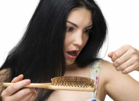 Làm sao ngăn ngừa rụng tóc ở thời kỳ mãn kinh?
