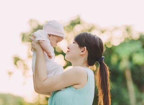 Các Mẹ Cần Lưu Ý Các Dấu Hiệu Phẩn Của Trẻ Sơ Sinh