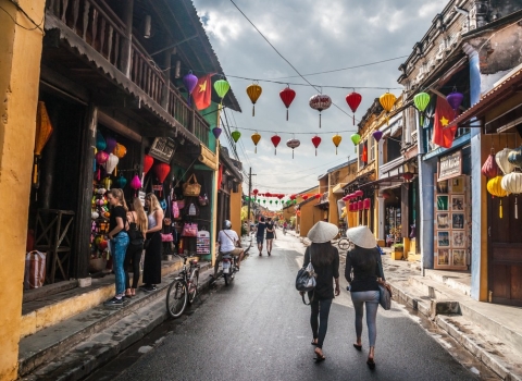 Knee and Calf Muscle Pain While Walking a Lot in Hoi An: What Travelers Should Know