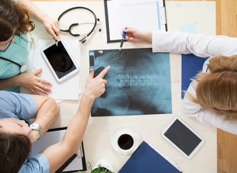 Cách Người Cao Tuổi Phòng Ngừa Gù Lưng