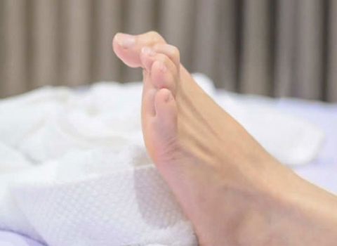 Relieve Leg Cramps and Pain from Walking at ABC Pharmacy Hoi An: A Female Customer Positive Experien