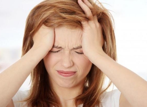 Triệu chứng đau đầu hậu covid 19 là do đâu?