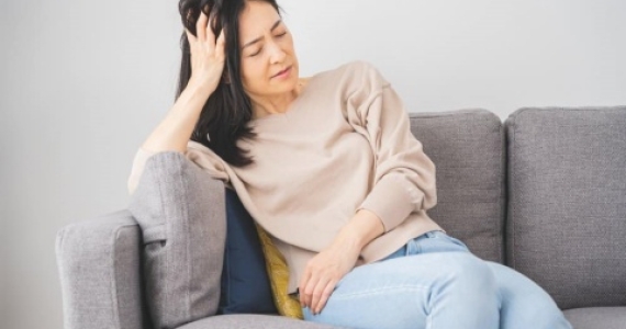 Rối loạn kinh nguyệt tiền mãn kinh: Bạn nên chăm sóc sức khỏe thế nào?