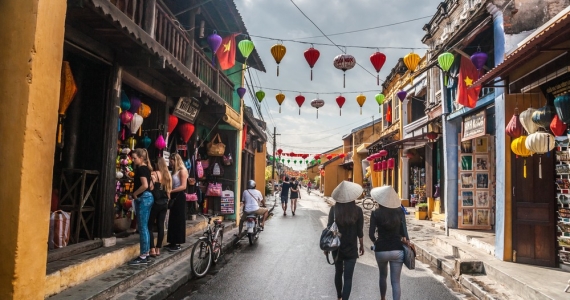 Knee and Calf Muscle Pain While Walking a Lot in Hoi An: What Travelers Should Know