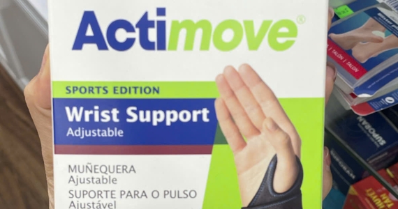 How to Choose the Right Wrist Brace While Traveling in Vietnam
