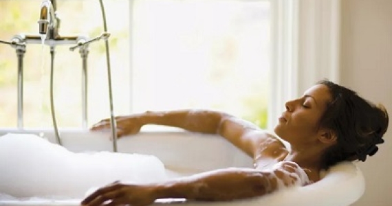 How to Relieve Stress With Bathtub Meditation