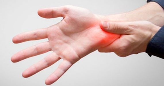 Bị bong gân cổ tay bao lâu mới hết?