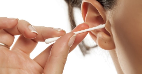 Có Nên Lấy Ráy Tai Thường Xuyên Không? Lợi Hay Hại Nhiều Hơn? | ABC Pharmacy