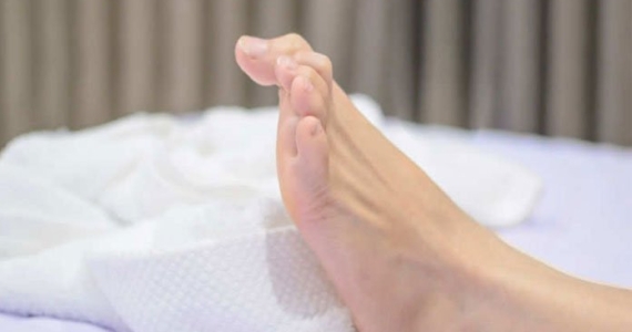 Relieve Leg Cramps and Pain from Walking at ABC Pharmacy Hoi An: A Female Customer Positive Experien