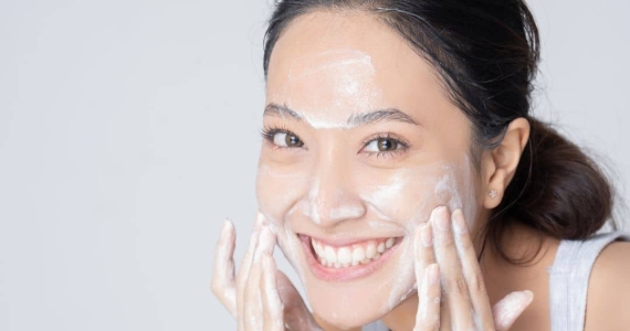 Types of facial cleansers commonly used in Vietnam.