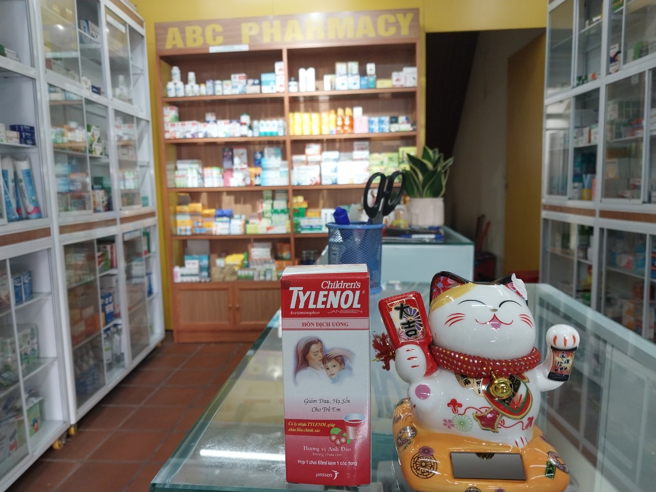 Commonly used drugs to reduce fever in Vietnam