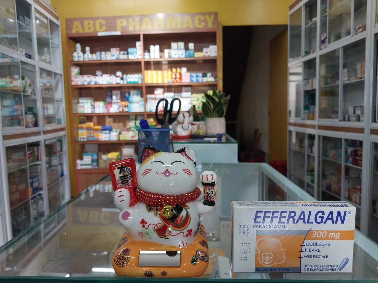 Commonly used drugs to reduce fever in Vietnam