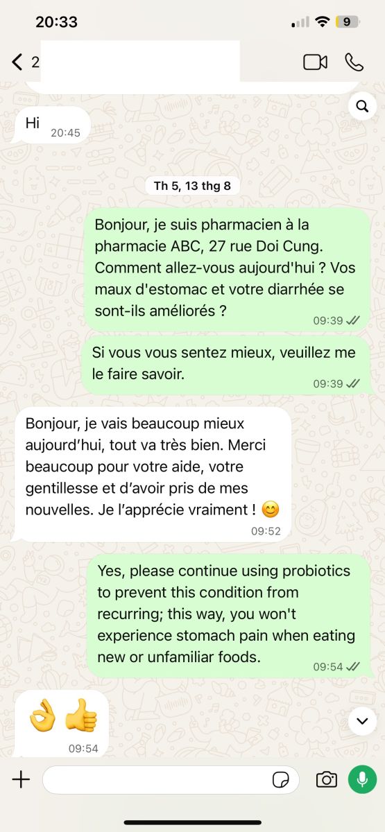 WhatsApp follow-up in French about stomach pain and diarrhea, with the customer reporting feeling much better.