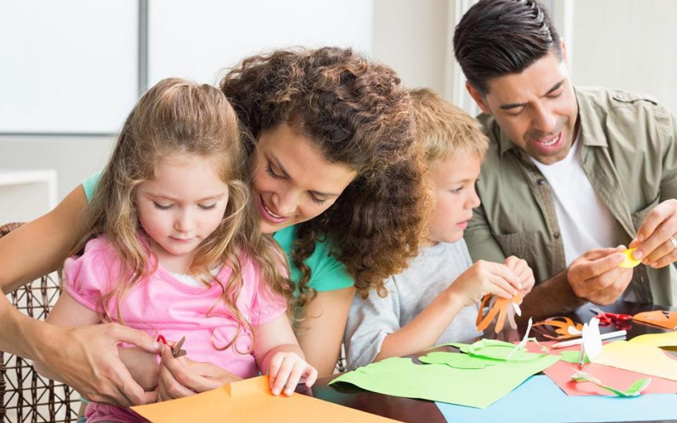 cach-phat-trien-ngon-ngu-thu-2-cho-tre-trong-nhung-nam-dau-doi-abc pharmacy danang