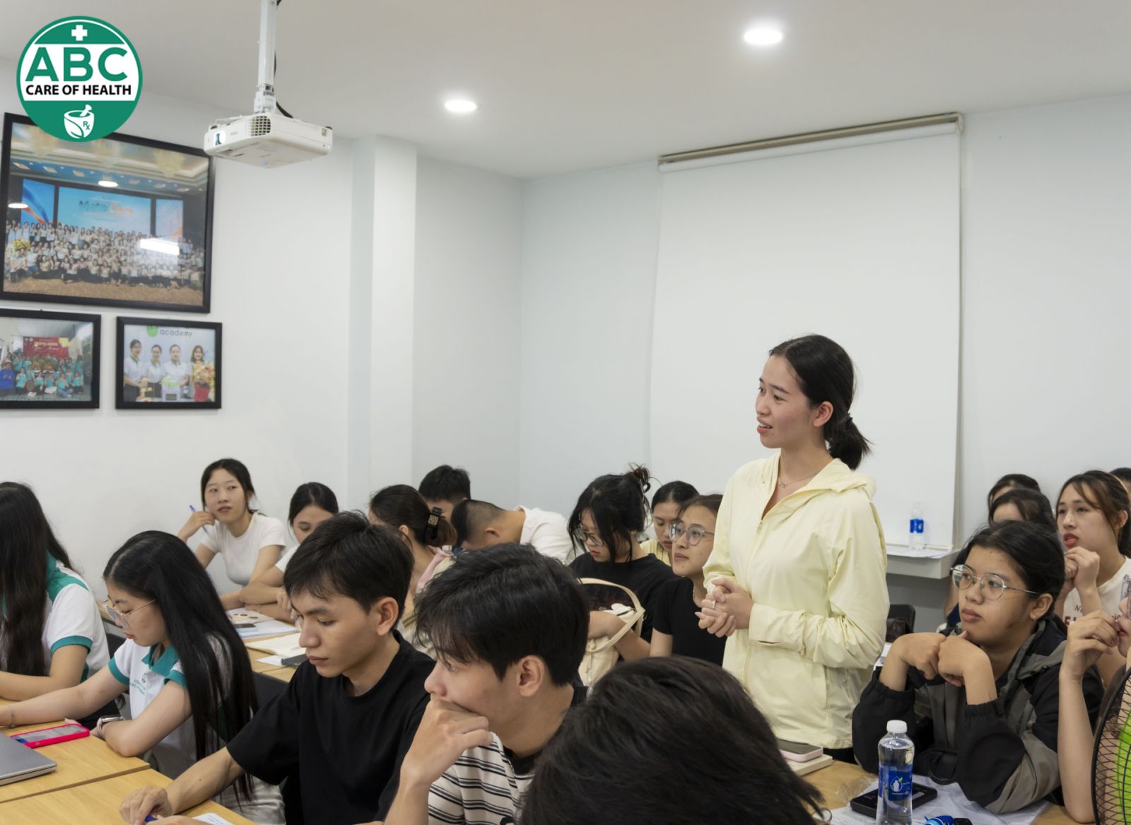 Sinh viên ngành Dược Đại học Đông Á tham gia chương trình